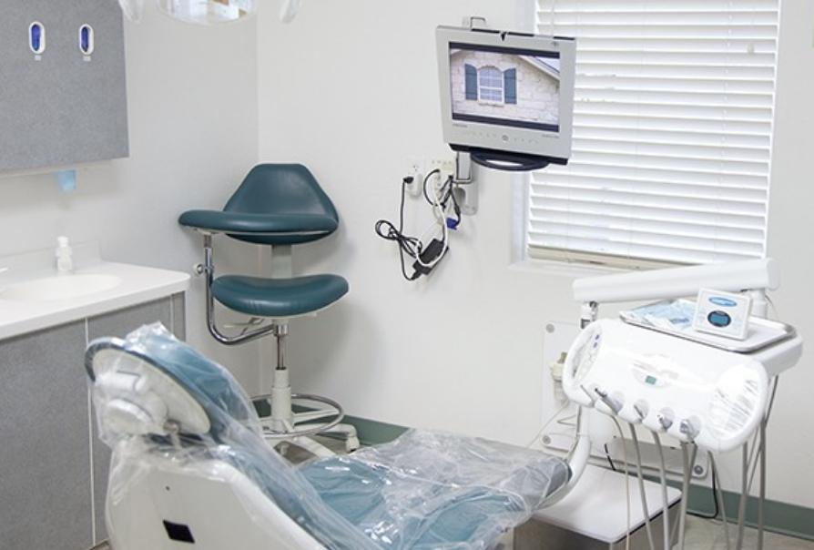 Dental treatment room